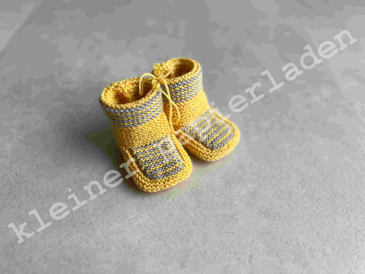 Babyschuhe + Glückwunschkarte